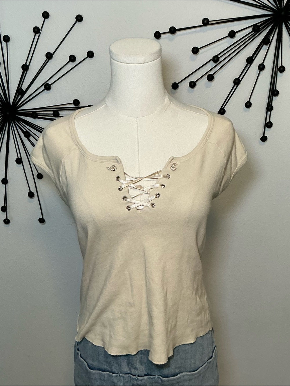 Energie Lace Up Front Cream Baby Tee Y2K Cap Sleeve Top Large